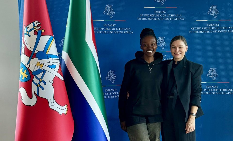 Ambassador’s meeting with artist Onela Wellem: preparation for the exhibition on historic women