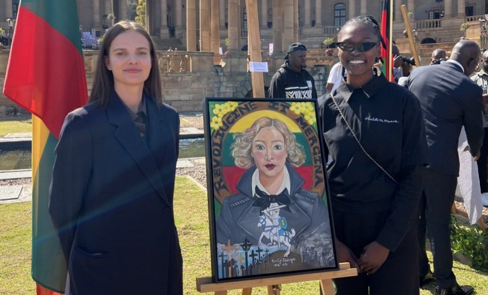 "Portraits of Power" Exhibition Opens in Pretoria: South African Artist Unveils Portrait of Lithuanian Heroine